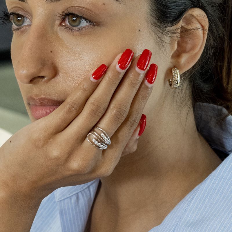 Elegant Twisted Diamond Ring